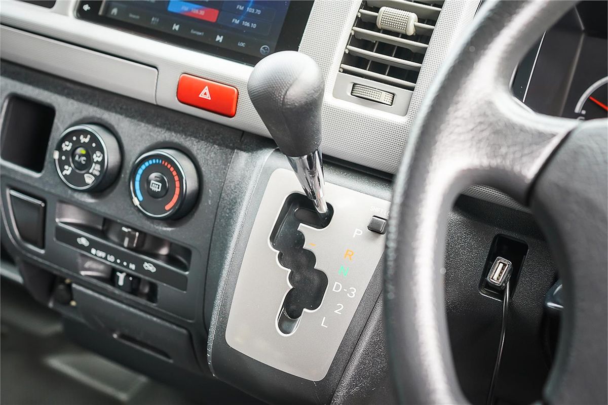 2007 Toyota Hiace Commuter KDH223R