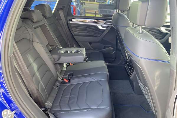 2024 Volkswagen Touareg R RC