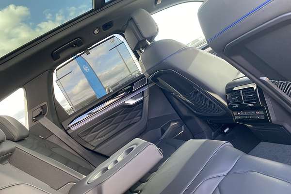 2024 Volkswagen Touareg R RC