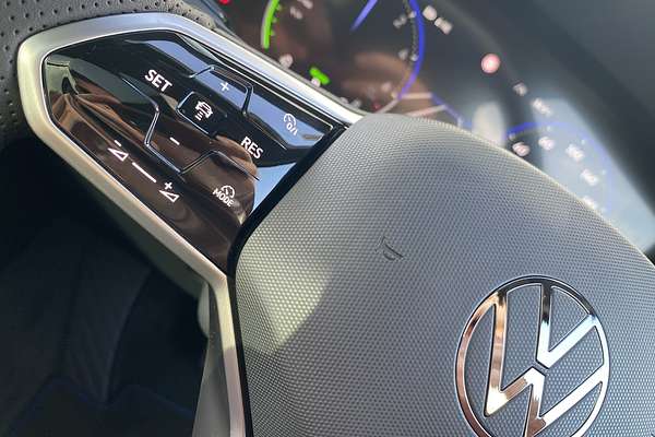 2024 Volkswagen Touareg R RC