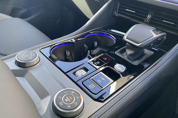 2024 Volkswagen Touareg R RC