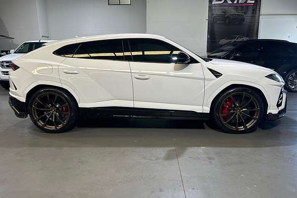 2019 Lamborghini Urus 636