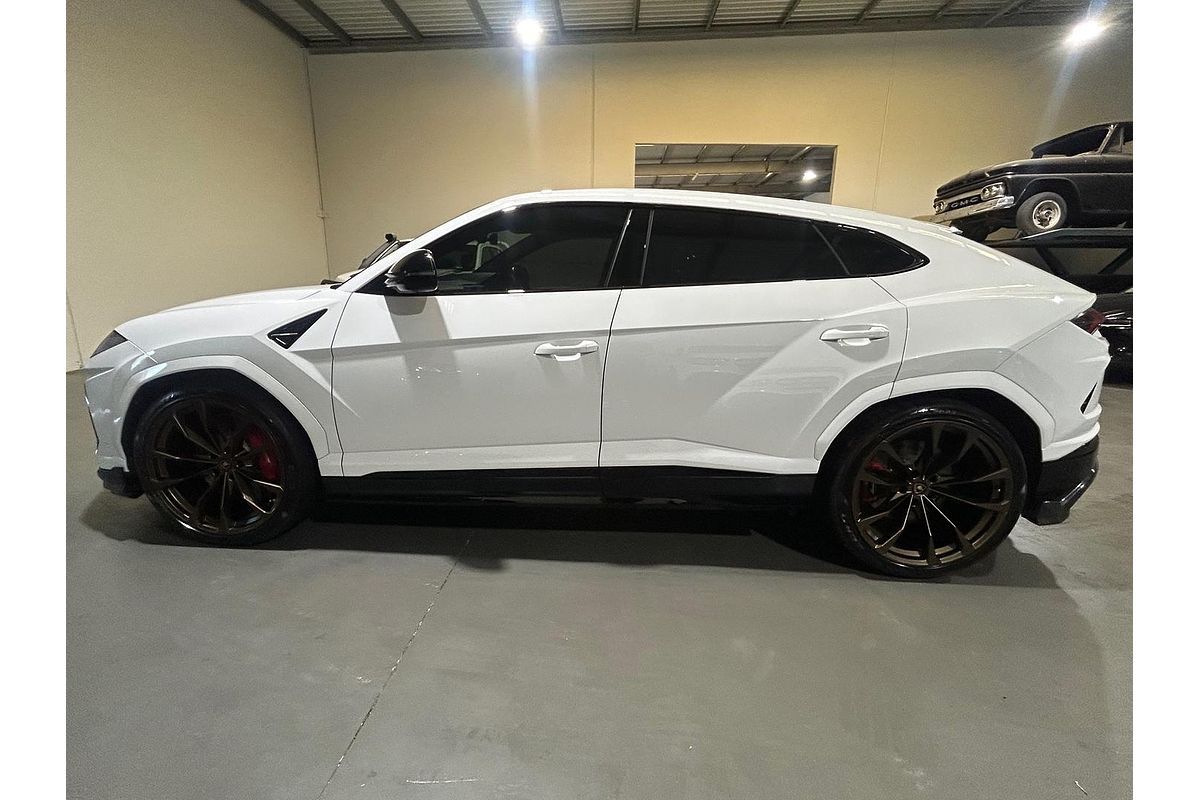 2019 Lamborghini Urus 636