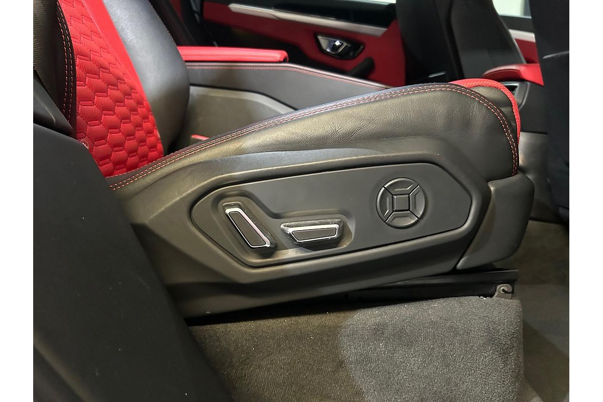2019 Lamborghini Urus 636