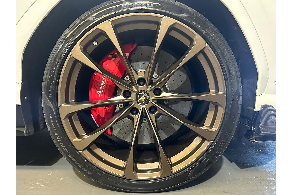 2019 Lamborghini Urus 636