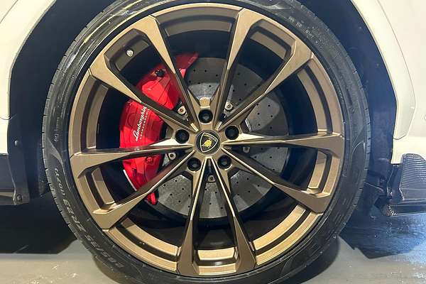 2019 Lamborghini Urus 636
