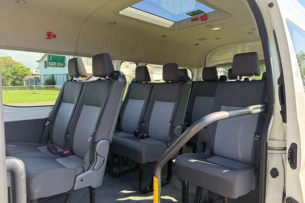 2019 Toyota Hiace Commuter GDH322R