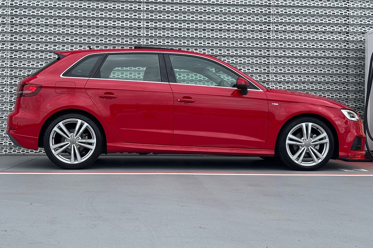 2019 Audi A3 35 TFSI S line plus 8V