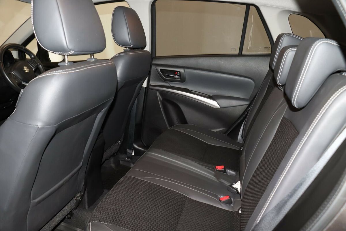 2023 Suzuki S-Cross ALLGRIP Prestige JYB