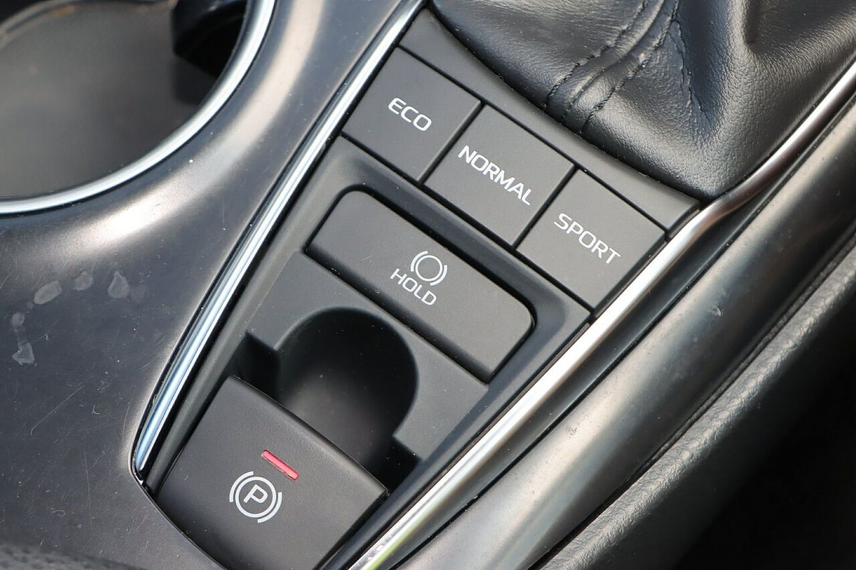 2018 Toyota Camry SX ASV70R