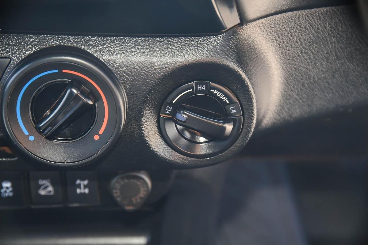 2020 Toyota Hilux SR GUN126R 4X4