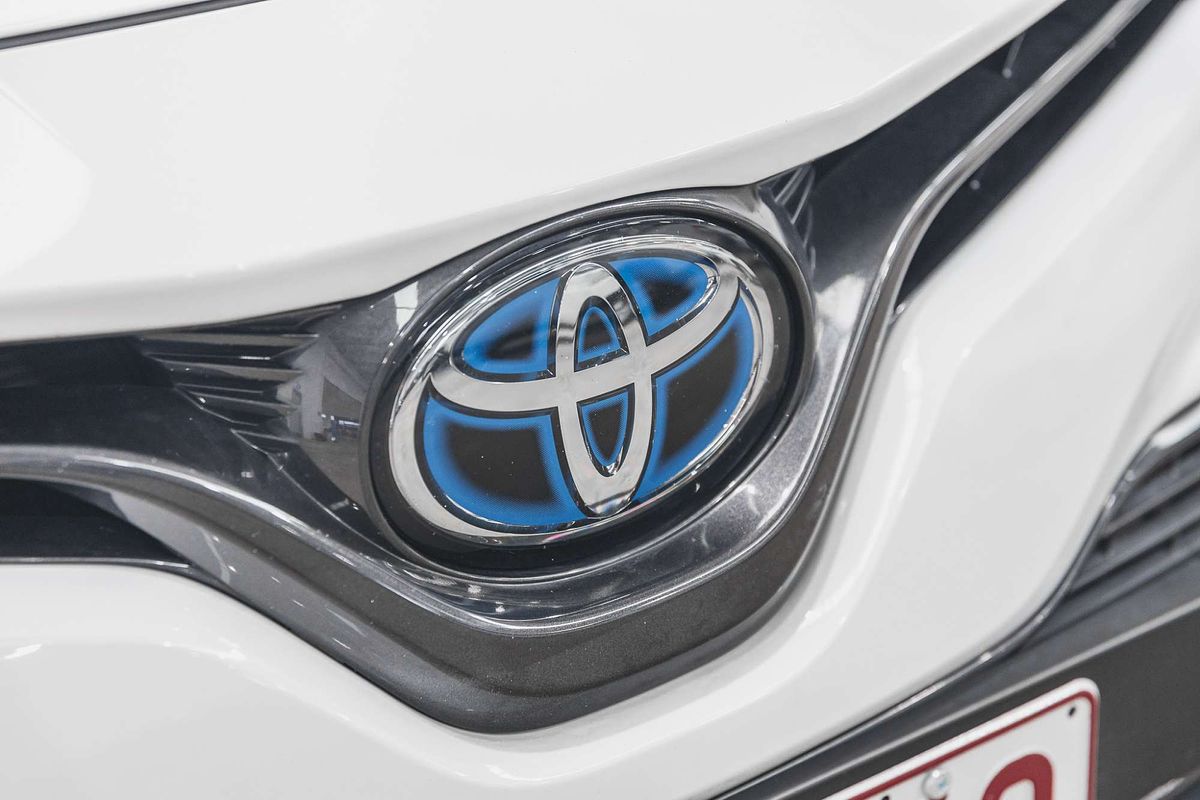 2019 Toyota Camry Ascent AXVH71R