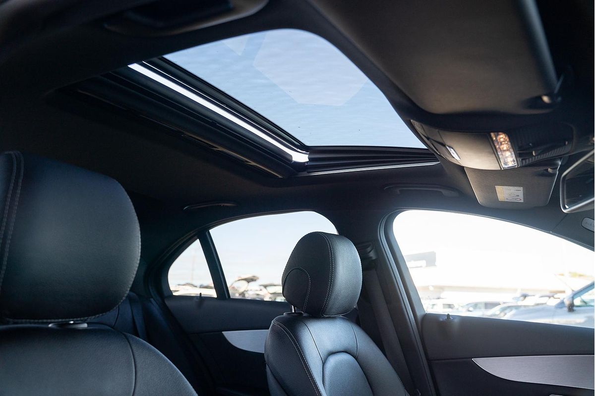 2018 Mercedes-Benz C-Class C300 W205