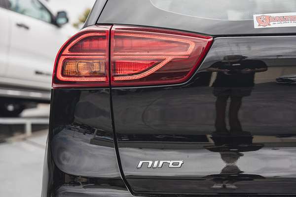 2021 Kia Niro Hybrid Sport DE