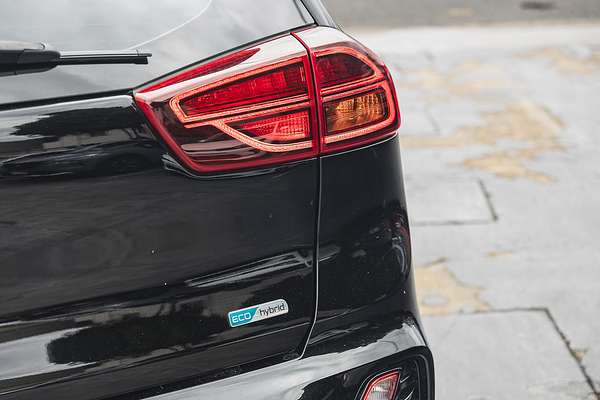 2021 Kia Niro Hybrid Sport DE