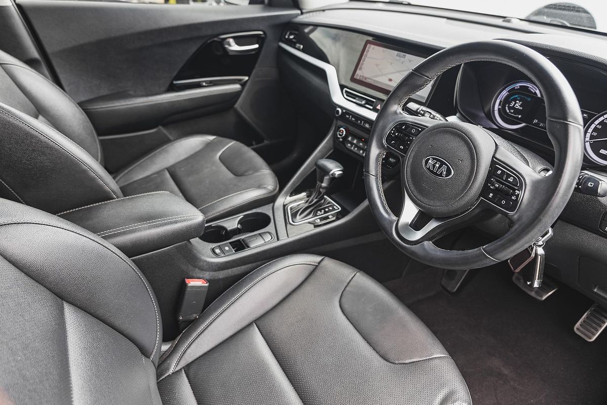 2021 Kia Niro Hybrid Sport DE