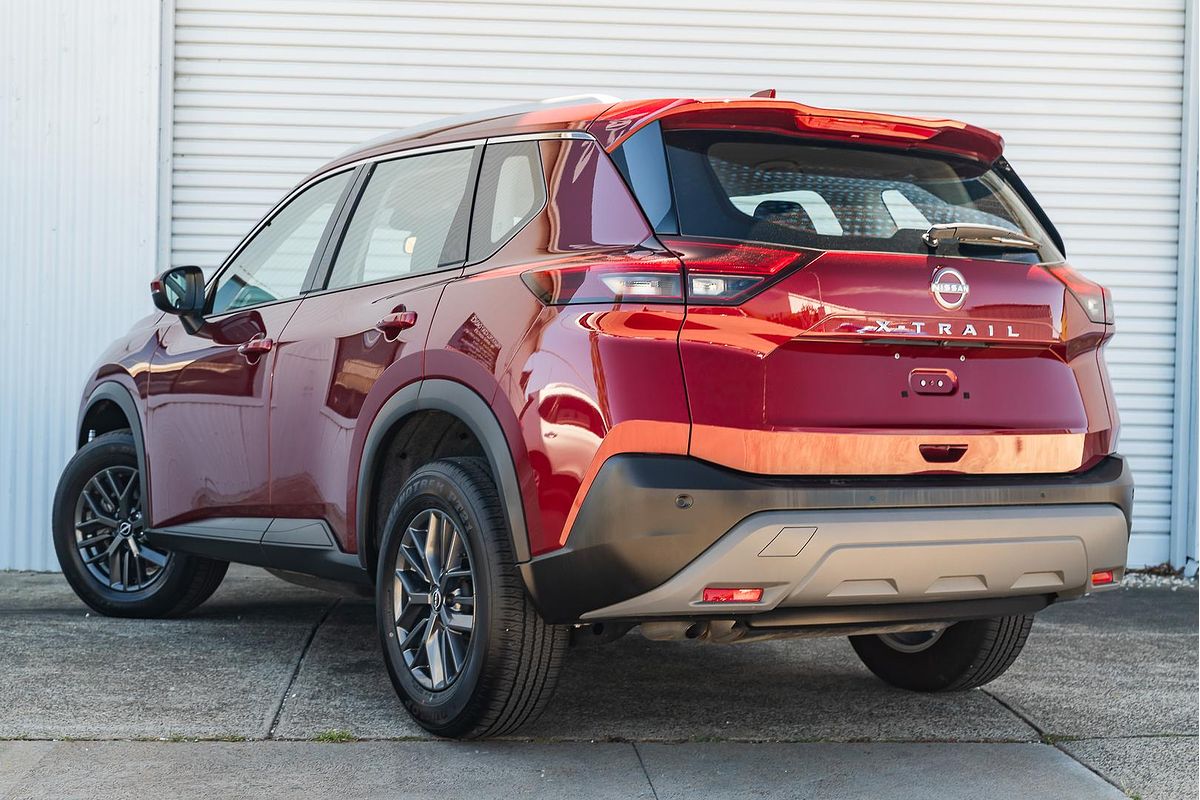 2024 Nissan X-TRAIL ST T33