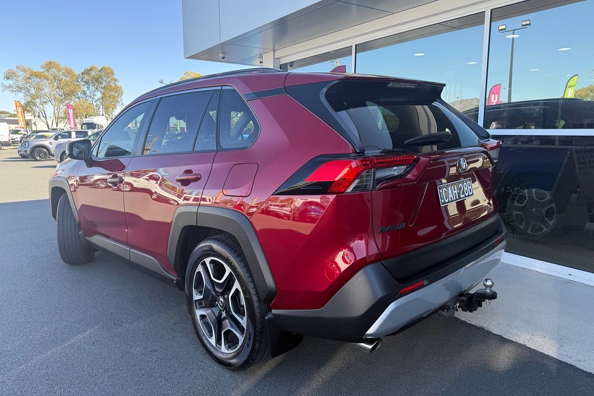 2020 Toyota RAV4 Edge AXAA54R