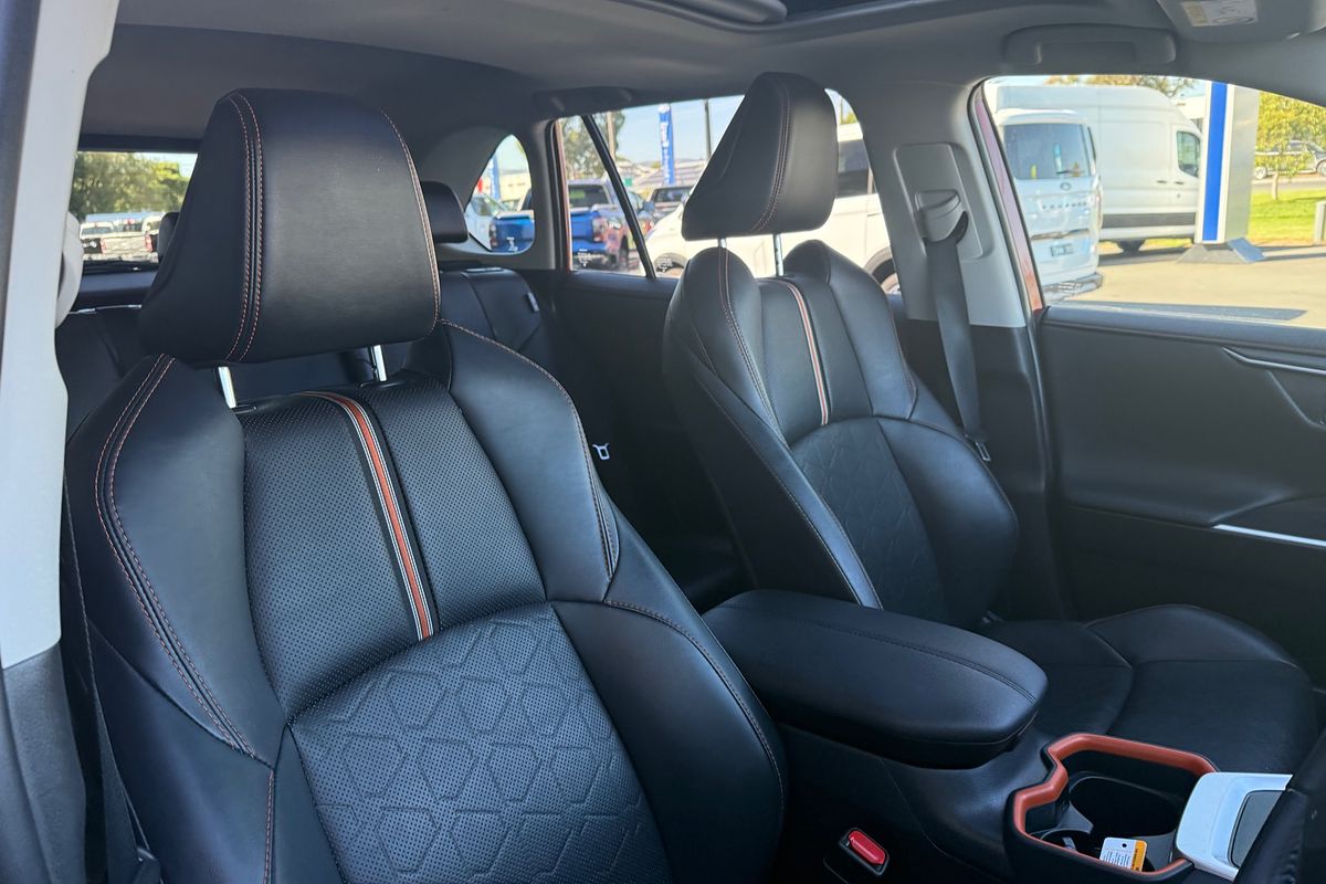 2020 Toyota RAV4 Edge AXAA54R