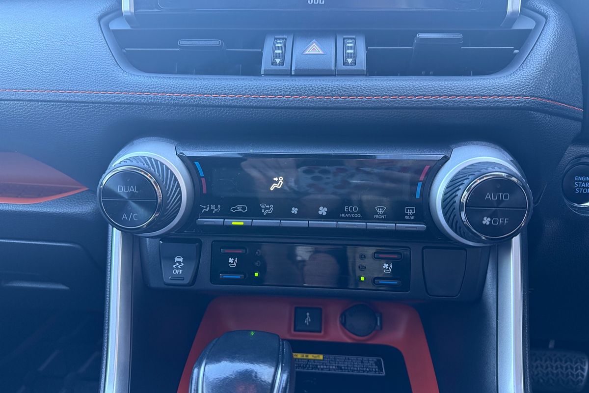 2020 Toyota RAV4 Edge AXAA54R