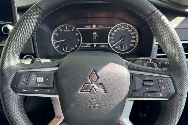 2022 Mitsubishi Outlander LS ZM
