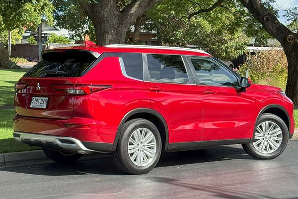 2022 Mitsubishi Outlander LS ZM