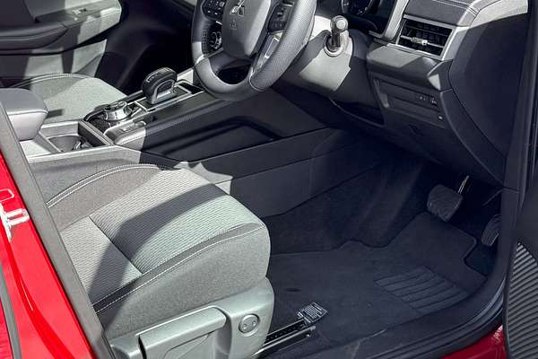 2022 Mitsubishi Outlander LS ZM
