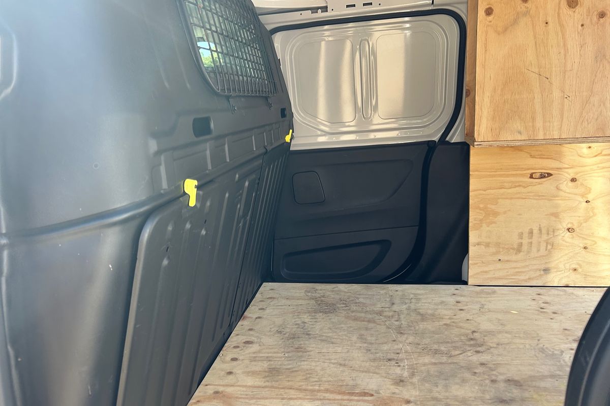 2023 Peugeot Partner Pro K9 SWB