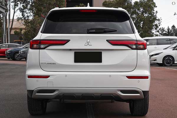 2024 Mitsubishi Outlander LS ZM