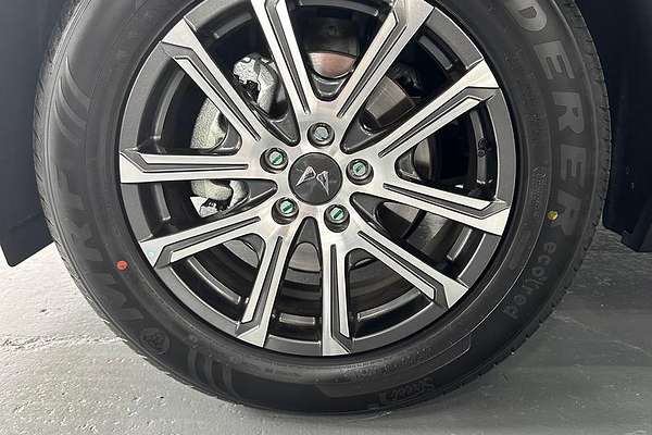2023 Mahindra XUV700 AX7L