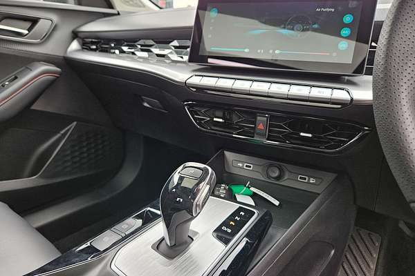 2024 MG MG5 Essence