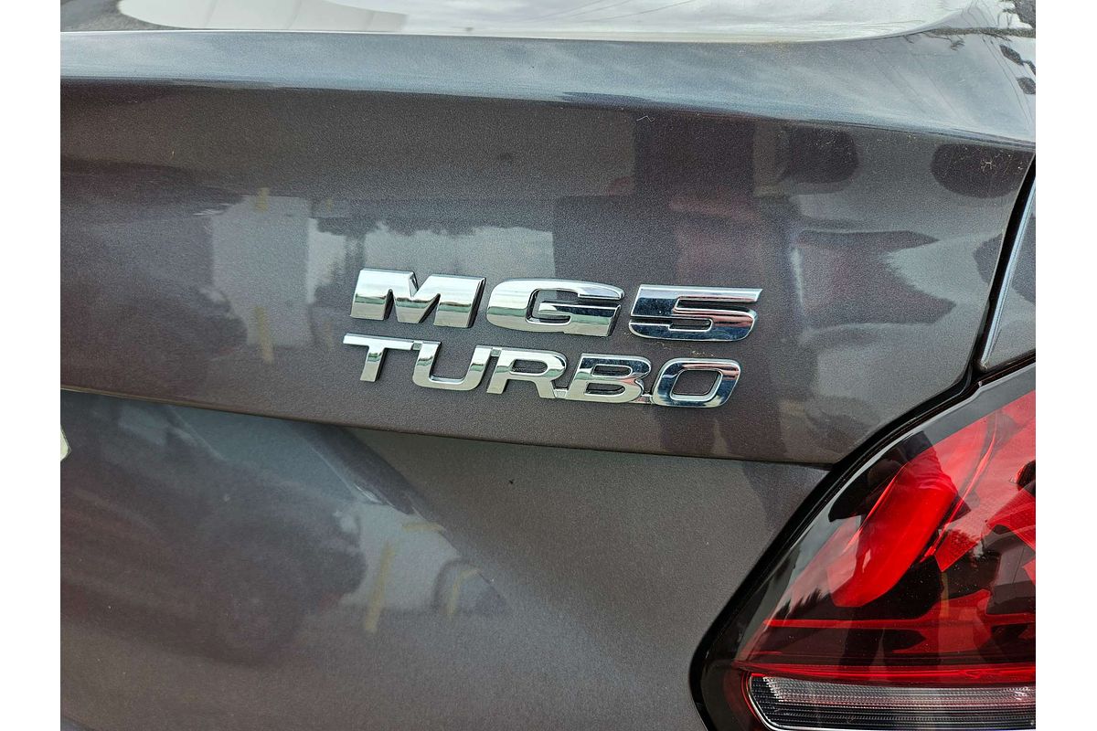 2024 MG MG5 Essence