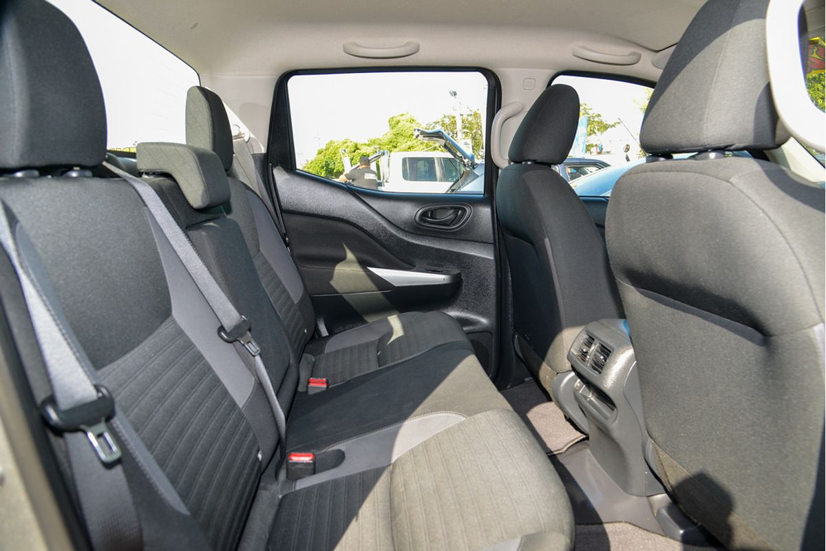 2021 Nissan Navara SL D23 Rear Wheel Drive