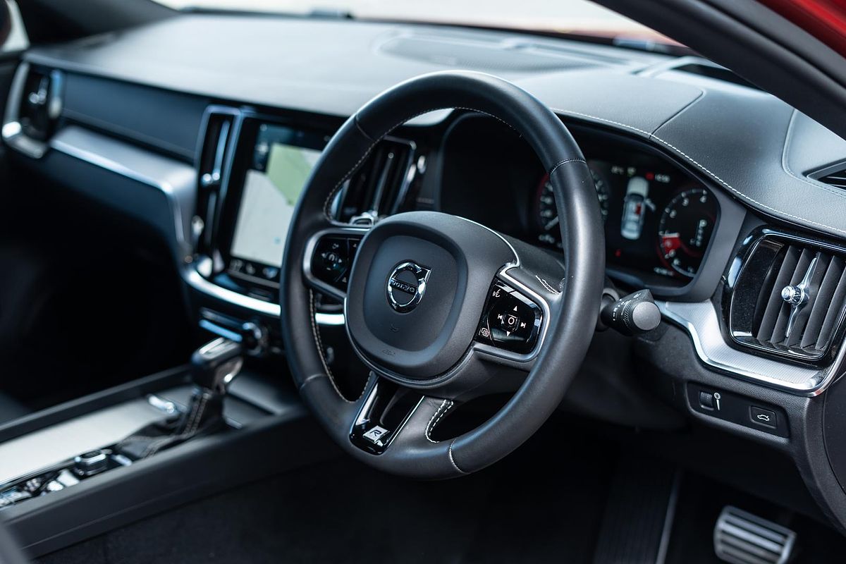 2020 Volvo S60 T5 R-Design