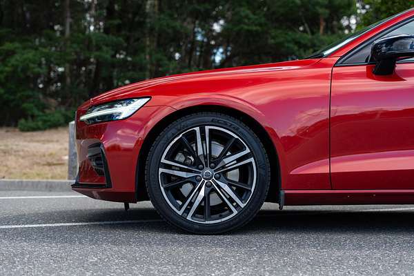 2020 Volvo S60 T5 R-Design