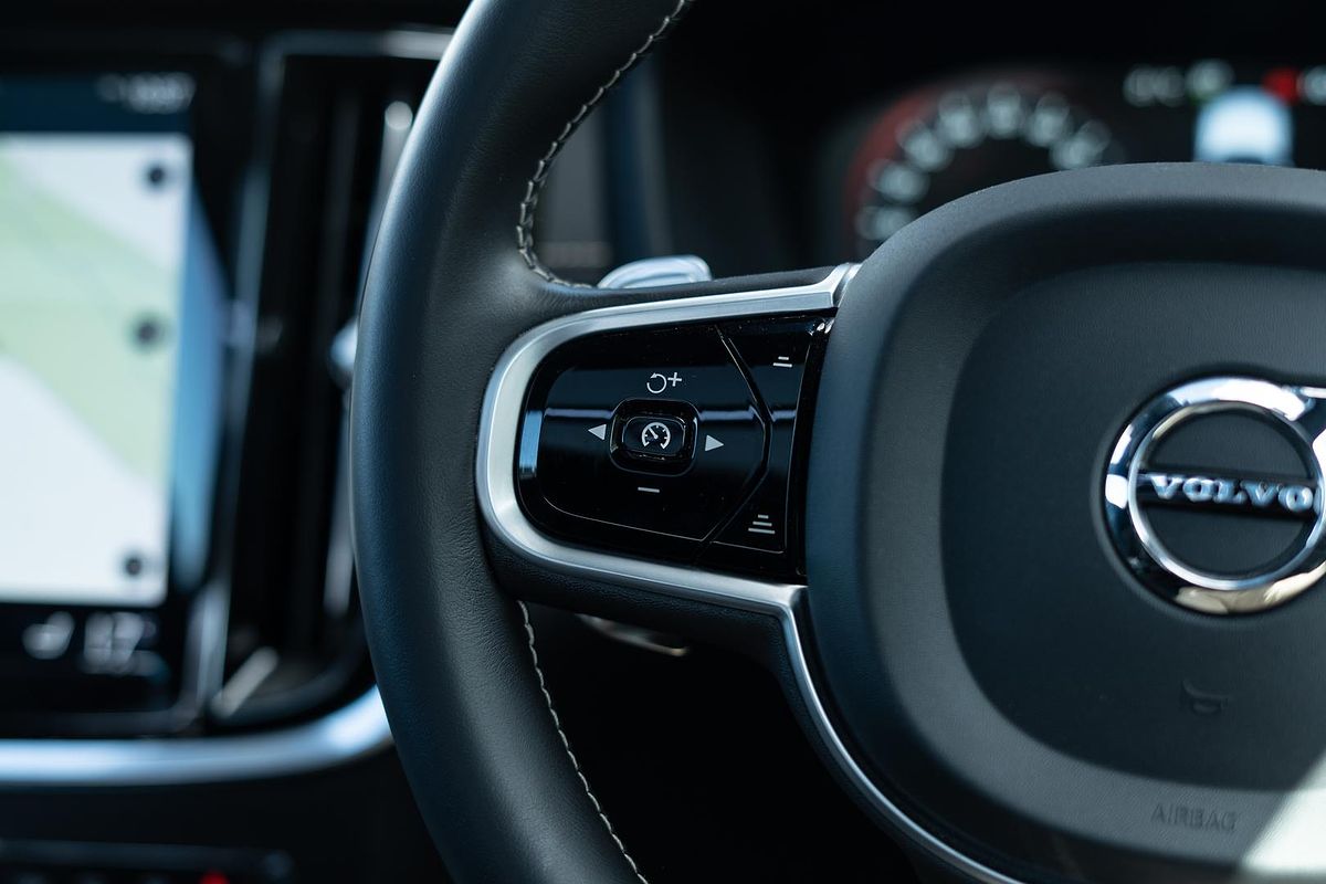 2020 Volvo S60 T5 R-Design