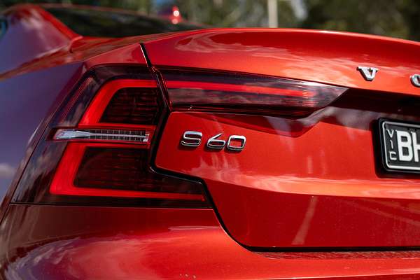 2020 Volvo S60 T5 R-Design