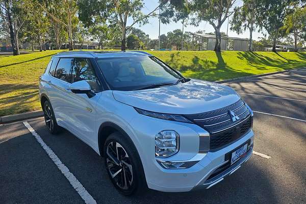 2024 Mitsubishi Outlander PHEV Exceed ZM