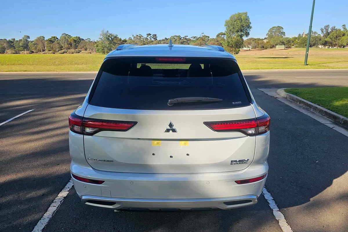 2024 Mitsubishi Outlander PHEV Exceed ZM