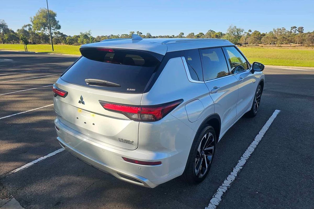 2024 Mitsubishi Outlander PHEV Exceed ZM