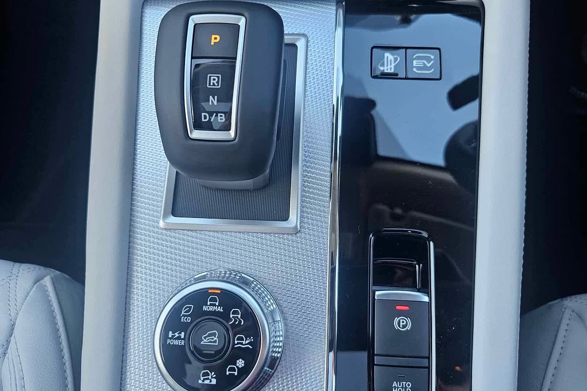2024 Mitsubishi Outlander PHEV Exceed ZM