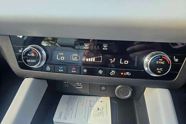 2024 Mitsubishi Outlander PHEV Exceed ZM