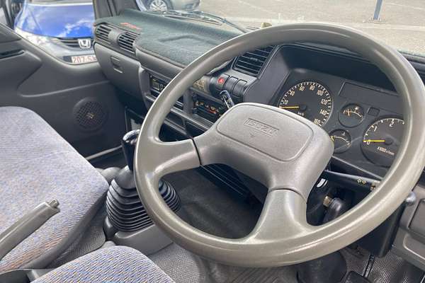 2005 Isuzu N Series NKR 200 4x2 SWB
