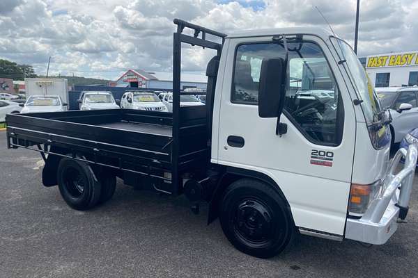 2005 Isuzu N Series NKR 200 4x2 SWB