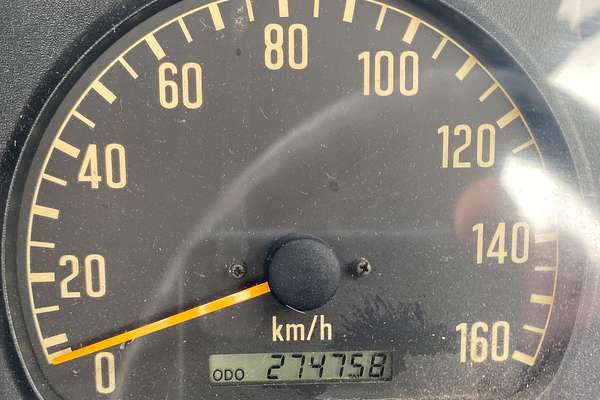 2005 Isuzu N Series NKR 200 4x2 SWB