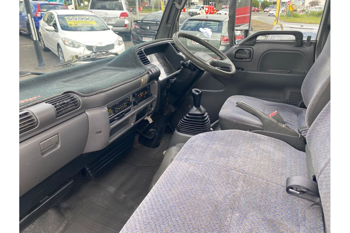 2005 Isuzu N Series NKR 200 4x2 SWB