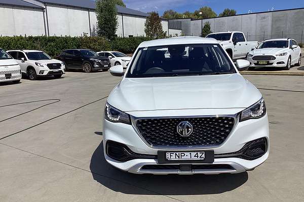 2022 MG HS Core SAS23