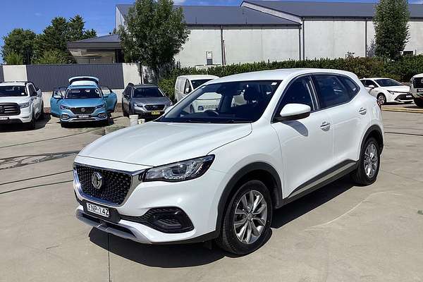 2022 MG HS Core SAS23