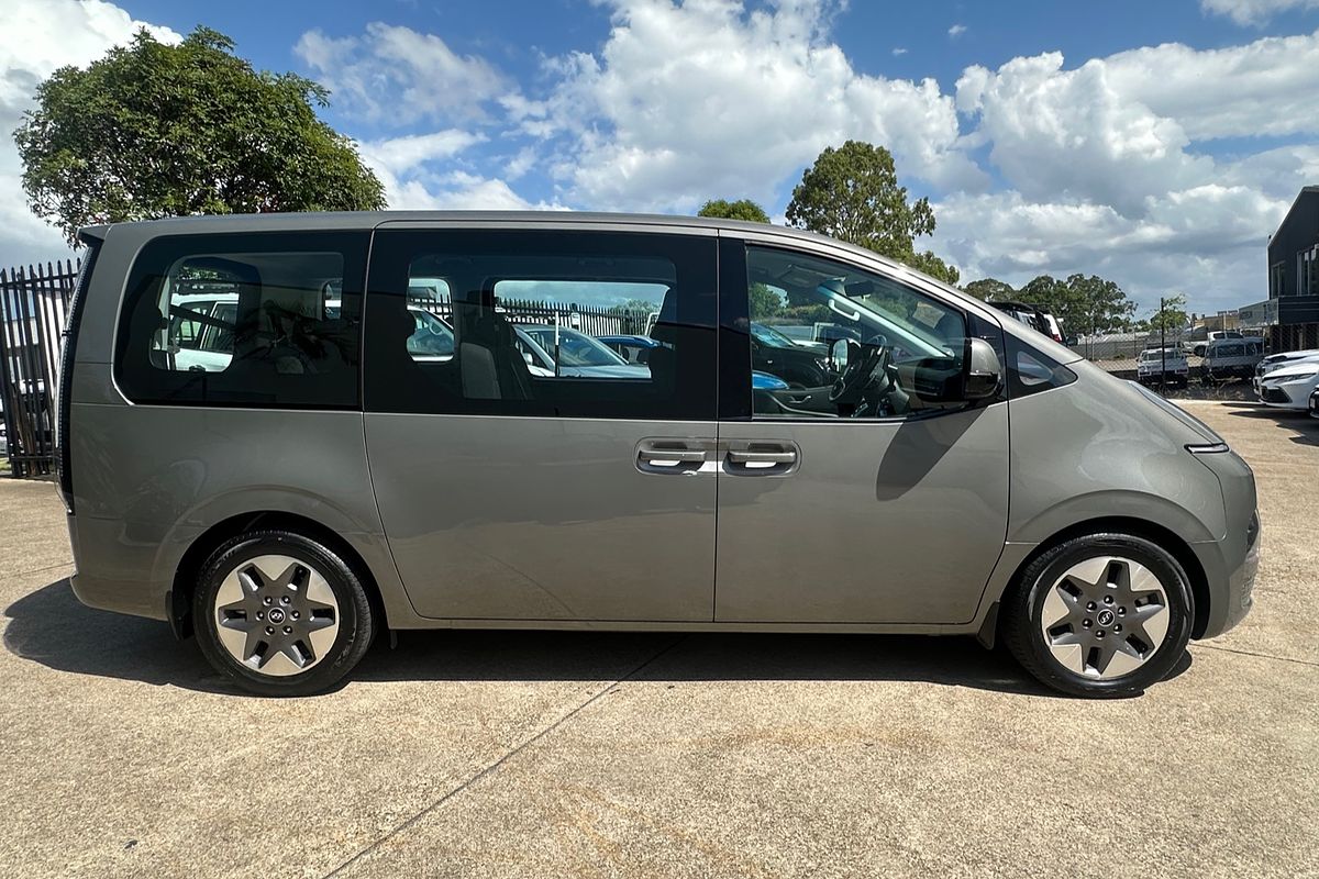 2022 Hyundai STARIA