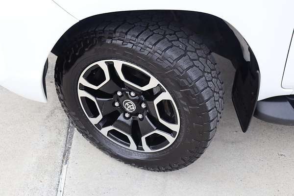 2022 Toyota Hilux SR5 GUN126R 4X4